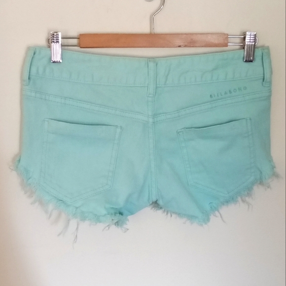Billabong Short Shorts - Size 1 - Picture 8 of 11